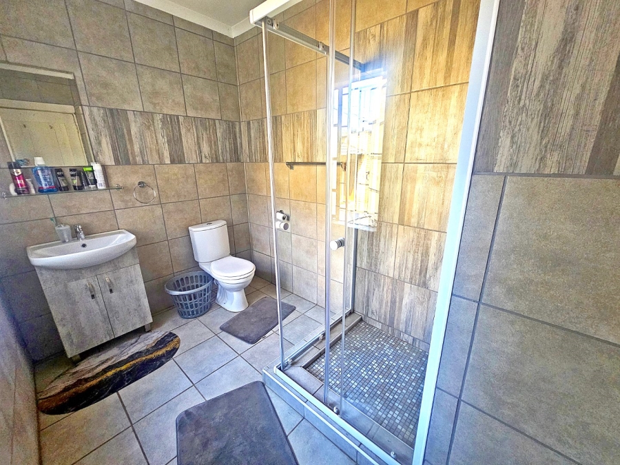 8 Bedroom Property for Sale in Plantation Gauteng