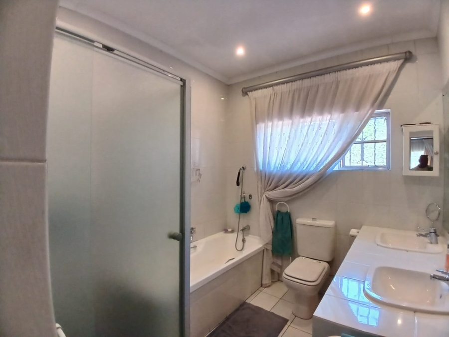 4 Bedroom Property for Sale in Alberante Gauteng