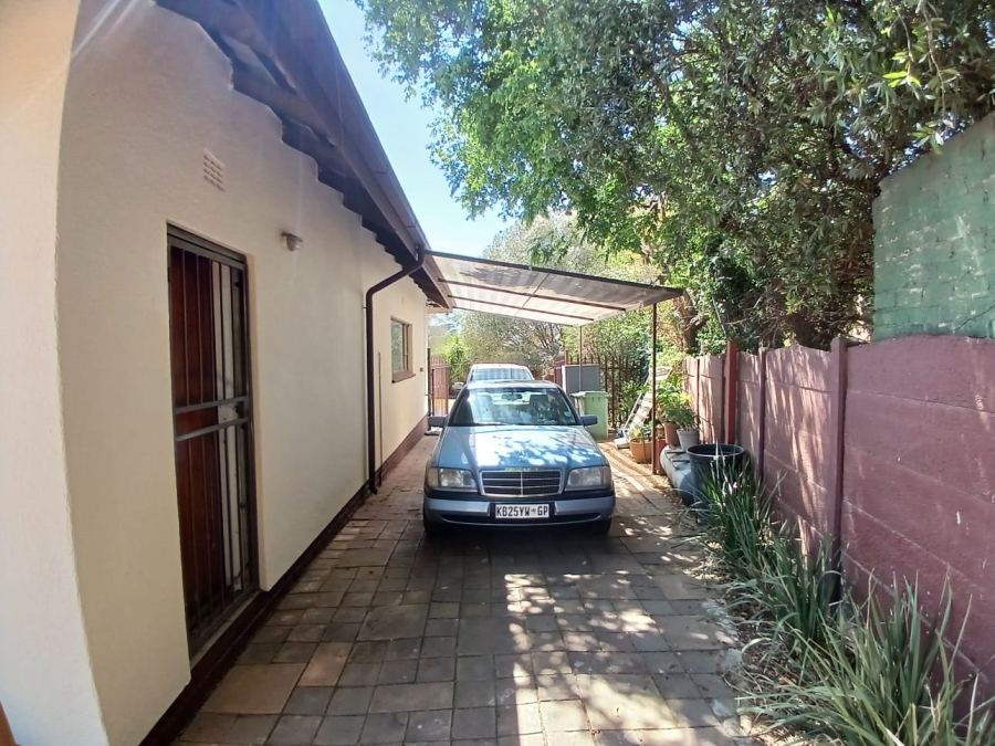 4 Bedroom Property for Sale in Alberante Gauteng