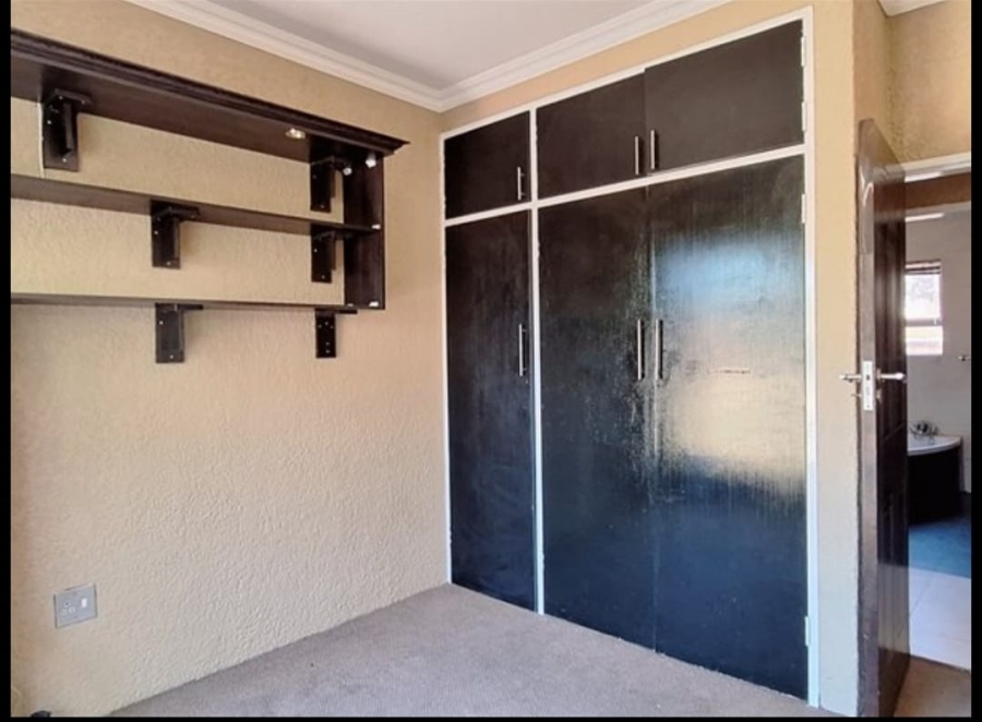 To Let 5 Bedroom Property for Rent in Sunward Park Gauteng