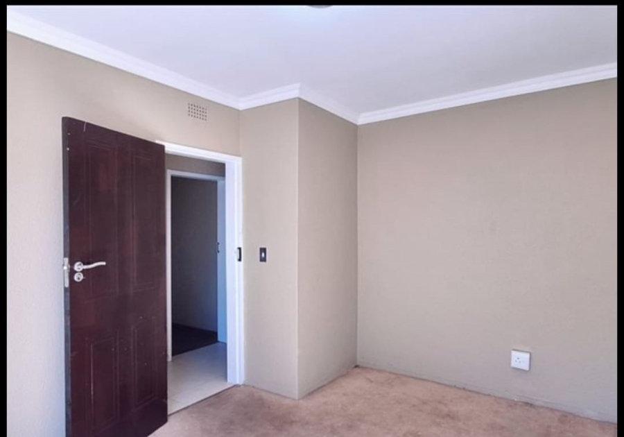 To Let 5 Bedroom Property for Rent in Sunward Park Gauteng