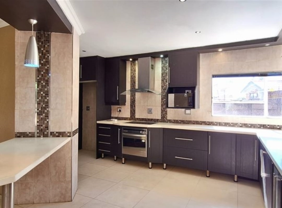 To Let 5 Bedroom Property for Rent in Sunward Park Gauteng