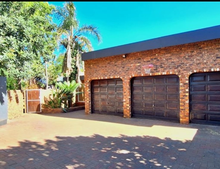 To Let 5 Bedroom Property for Rent in Sunward Park Gauteng