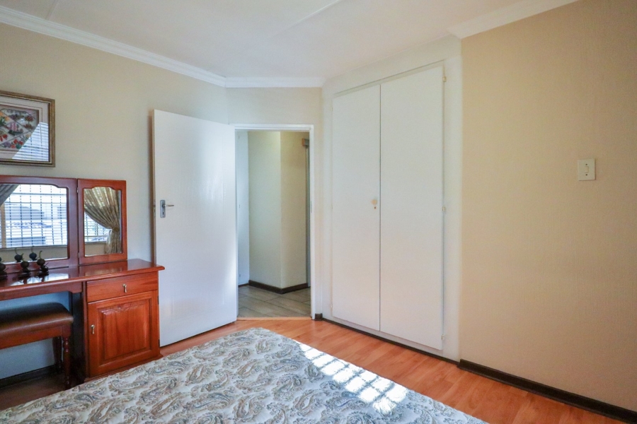 5 Bedroom Property for Sale in Zwartkop Gauteng