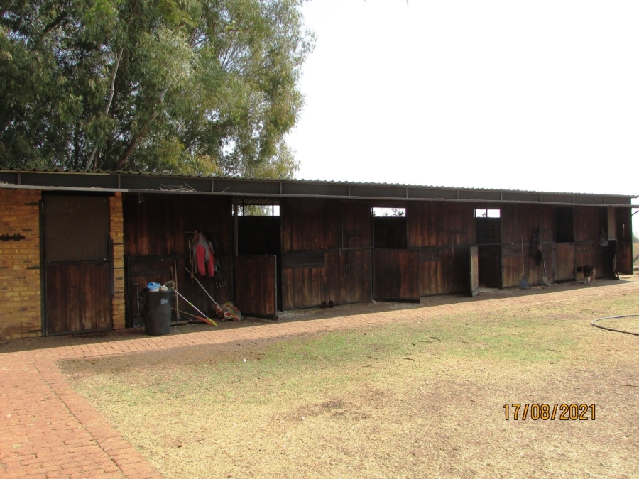 6 Bedroom Property for Sale in Cullinan Rural Gauteng