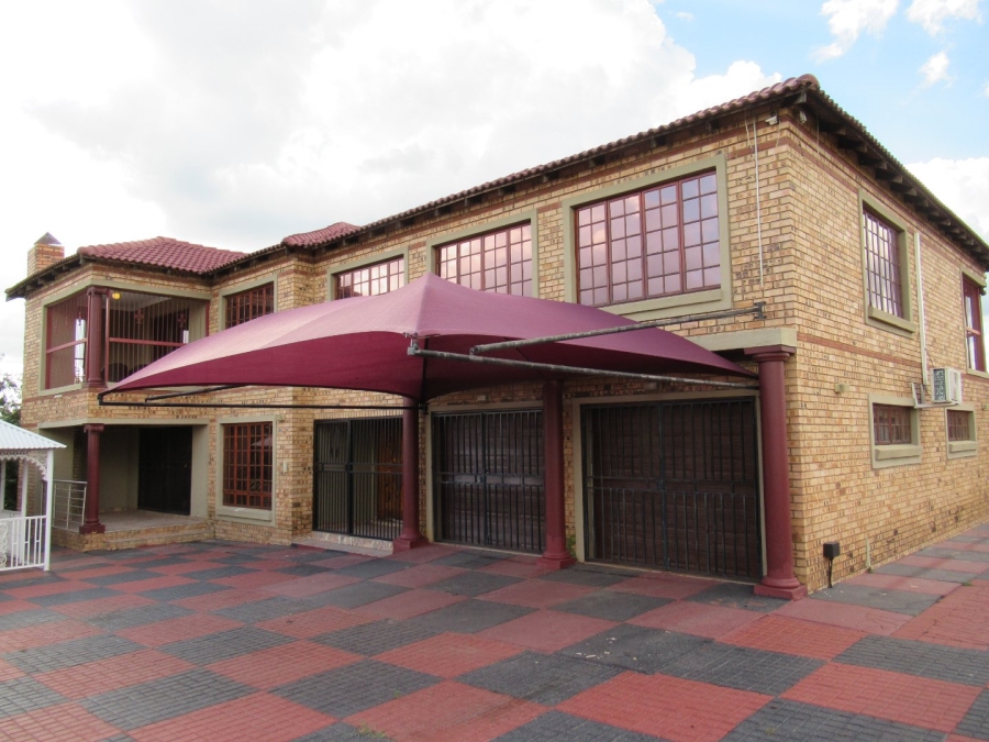 5 Bedroom Property for Sale in Cultura Park Gauteng