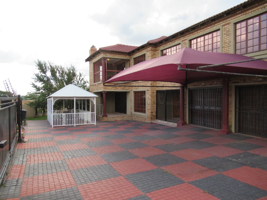 5 Bedroom Property for Sale in Cultura Park Gauteng