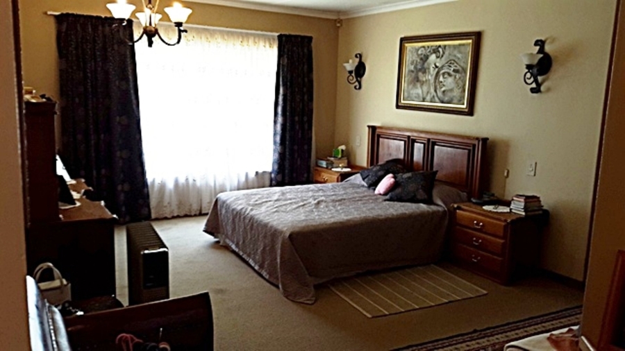 5 Bedroom Property for Sale in Erasmus Gauteng