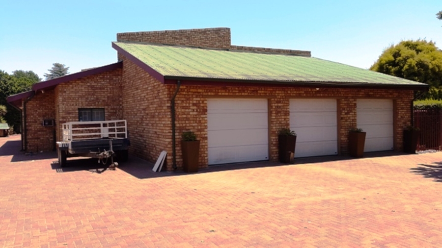 5 Bedroom Property for Sale in Erasmus Gauteng