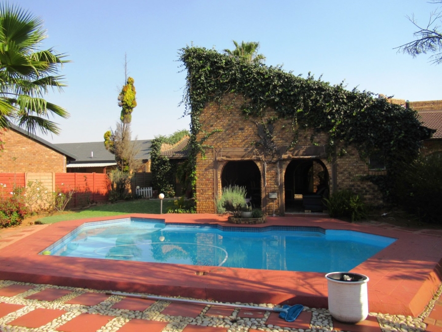 4 Bedroom Property for Sale in Riamar Park Gauteng