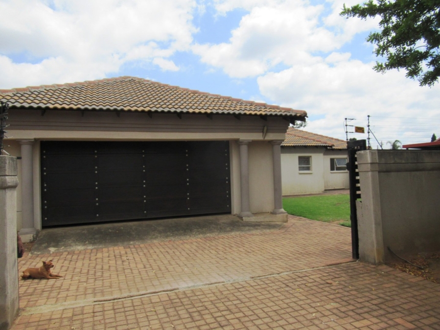 4 Bedroom Property for Sale in Riamar Park Gauteng