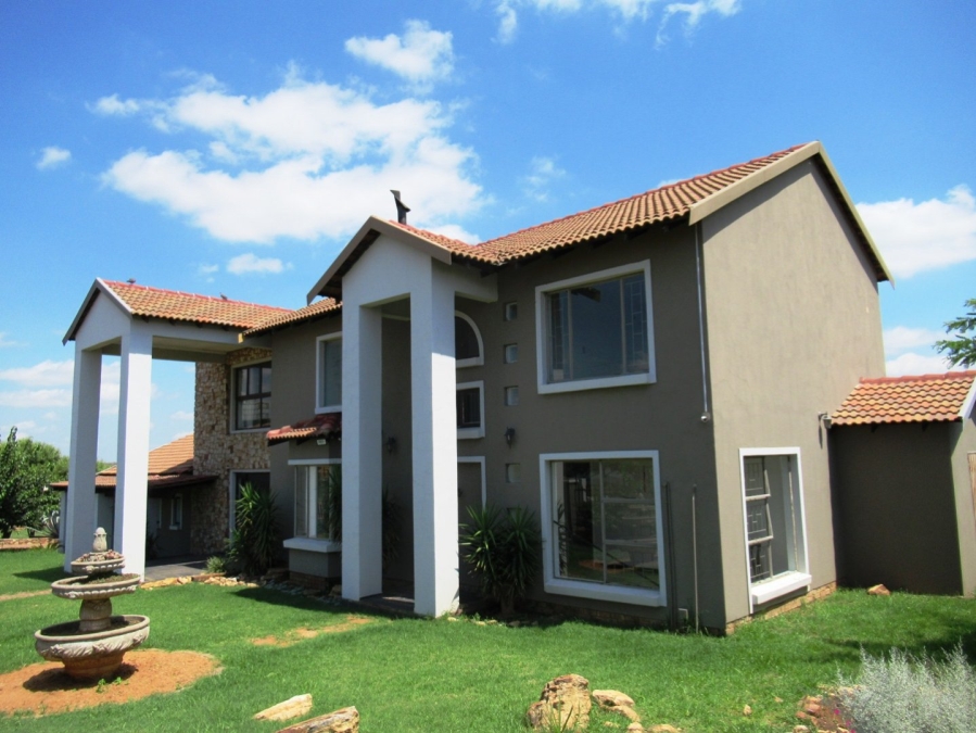 5 Bedroom Property for Sale in Bronkhorstbaai Gauteng