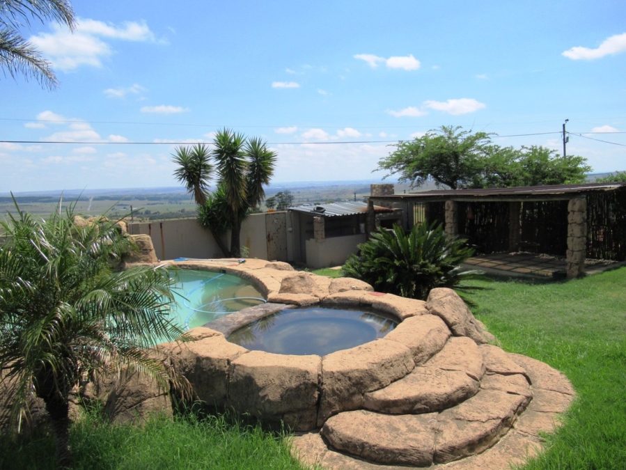 5 Bedroom Property for Sale in Bronkhorstbaai Gauteng