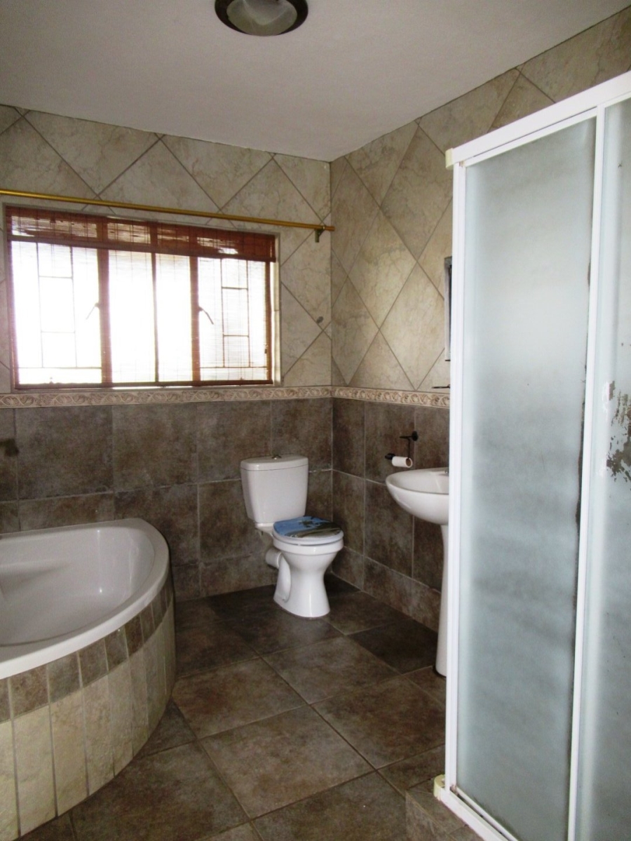 5 Bedroom Property for Sale in Bronkhorstbaai Gauteng