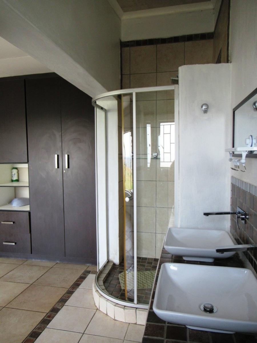 5 Bedroom Property for Sale in Bronkhorstbaai Gauteng