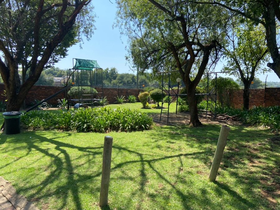 2 Bedroom Property for Sale in The Reeds Gauteng