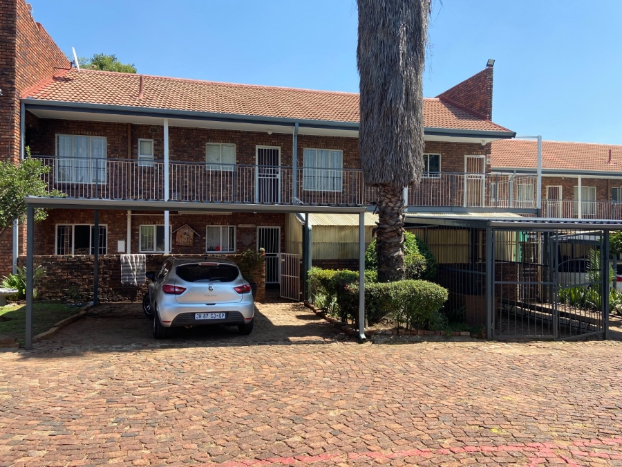 2 Bedroom Property for Sale in The Reeds Gauteng