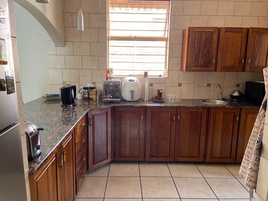 3 Bedroom Property for Sale in Zwartkop Gauteng