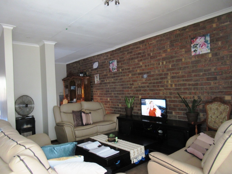 2 Bedroom Property for Sale in Erasmus Gauteng