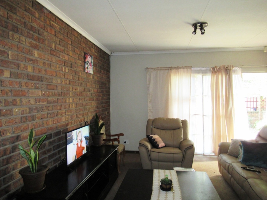 2 Bedroom Property for Sale in Erasmus Gauteng