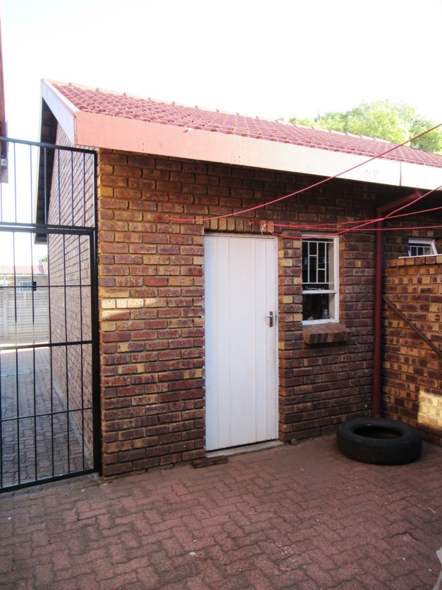 2 Bedroom Property for Sale in Erasmus Gauteng