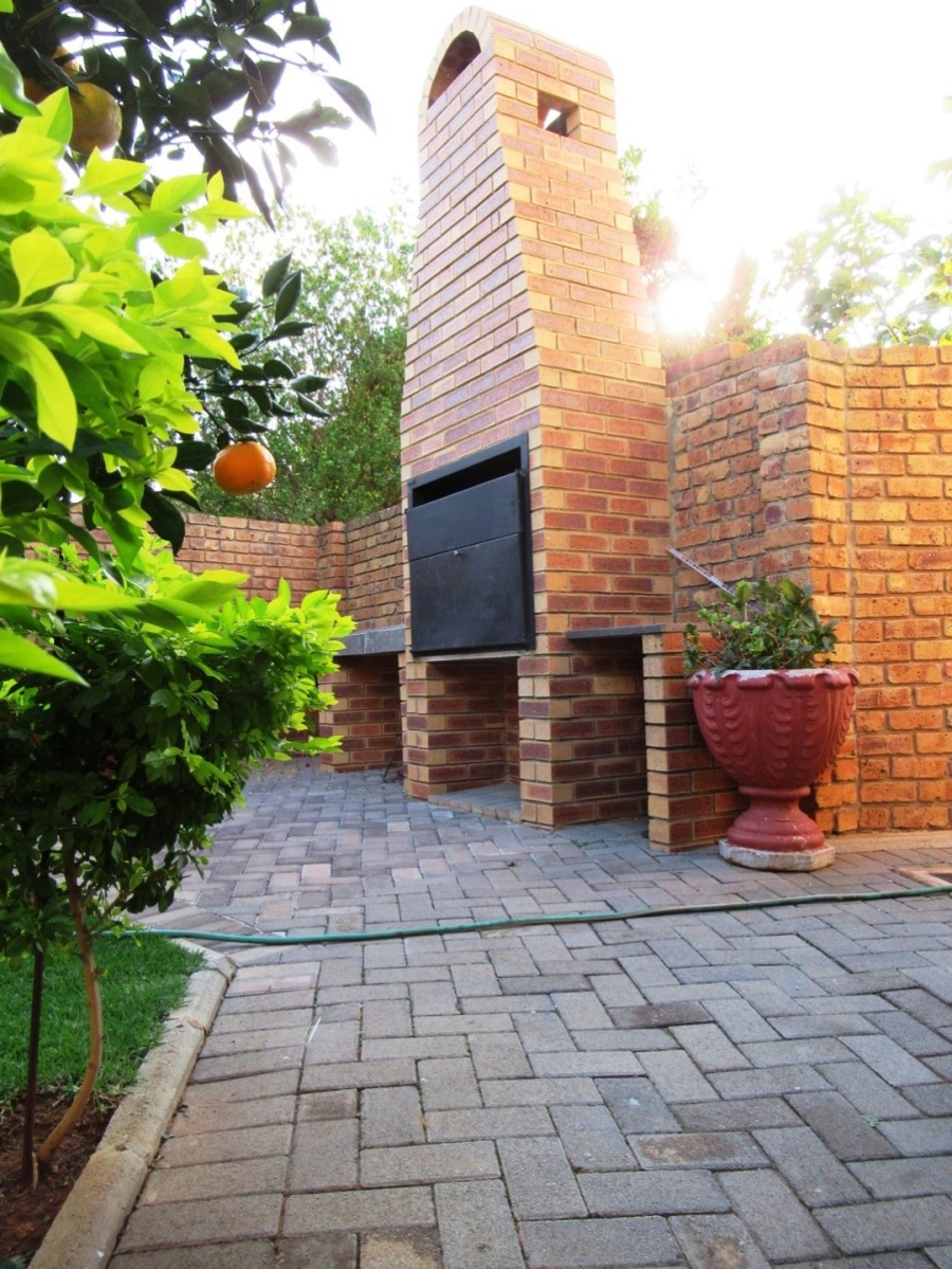 5 Bedroom Property for Sale in Rayton Gauteng