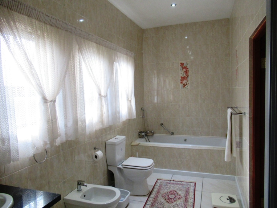 5 Bedroom Property for Sale in Rayton Gauteng