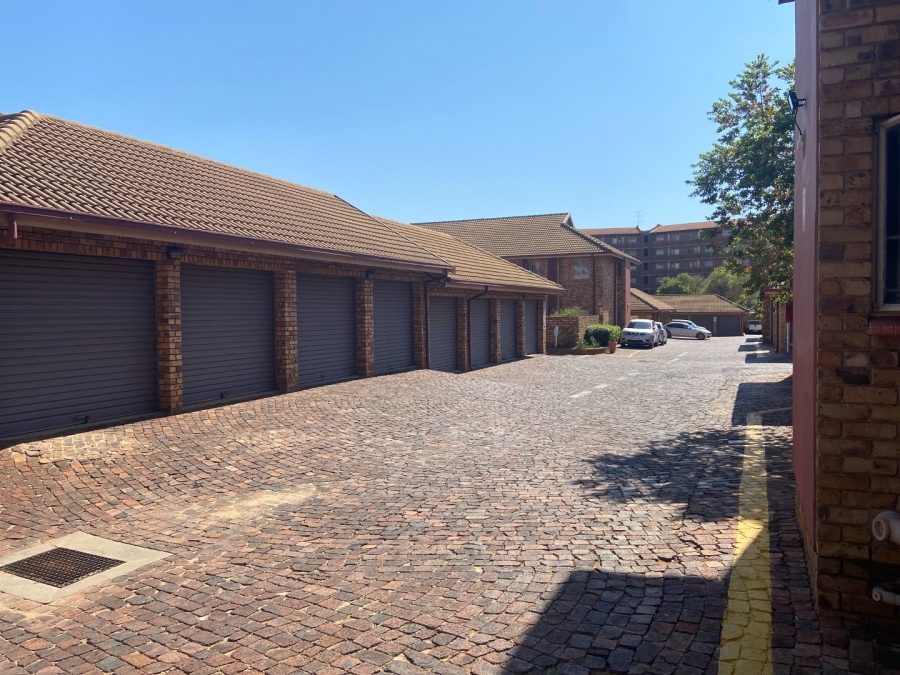 3 Bedroom Property for Sale in Zwartkop Gauteng