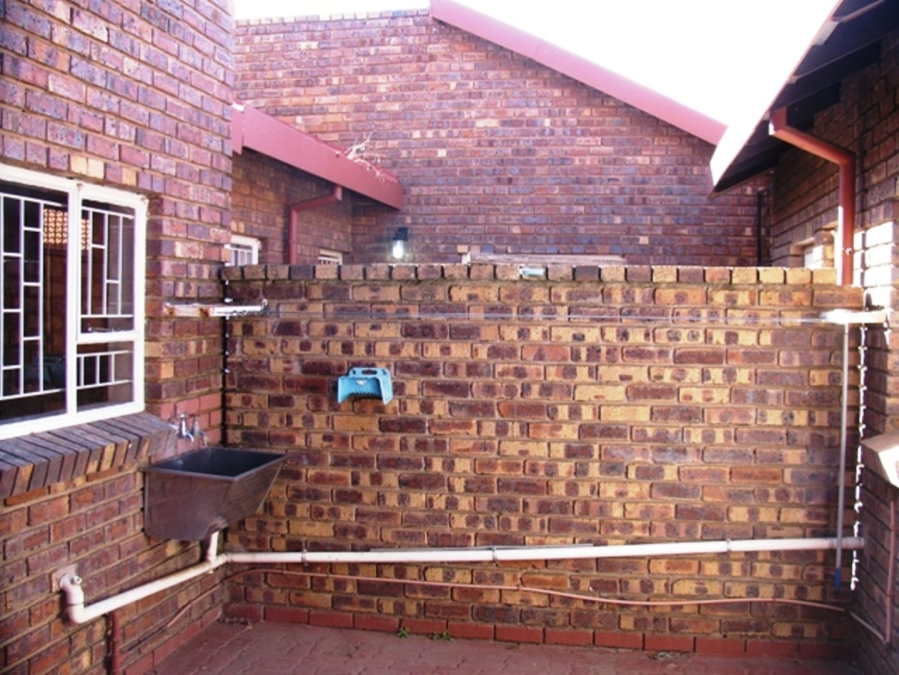 2 Bedroom Property for Sale in Erasmus Gauteng