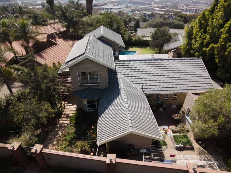 4 Bedroom Property for Sale in Zwartkop Gauteng