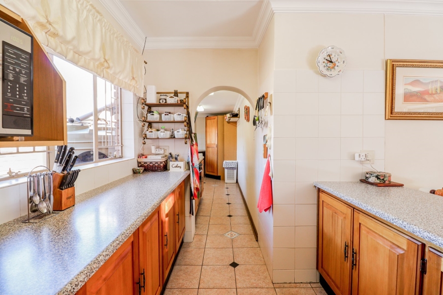 4 Bedroom Property for Sale in Zwartkop Gauteng