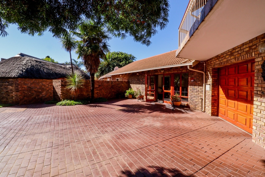 4 Bedroom Property for Sale in Zwartkop Gauteng