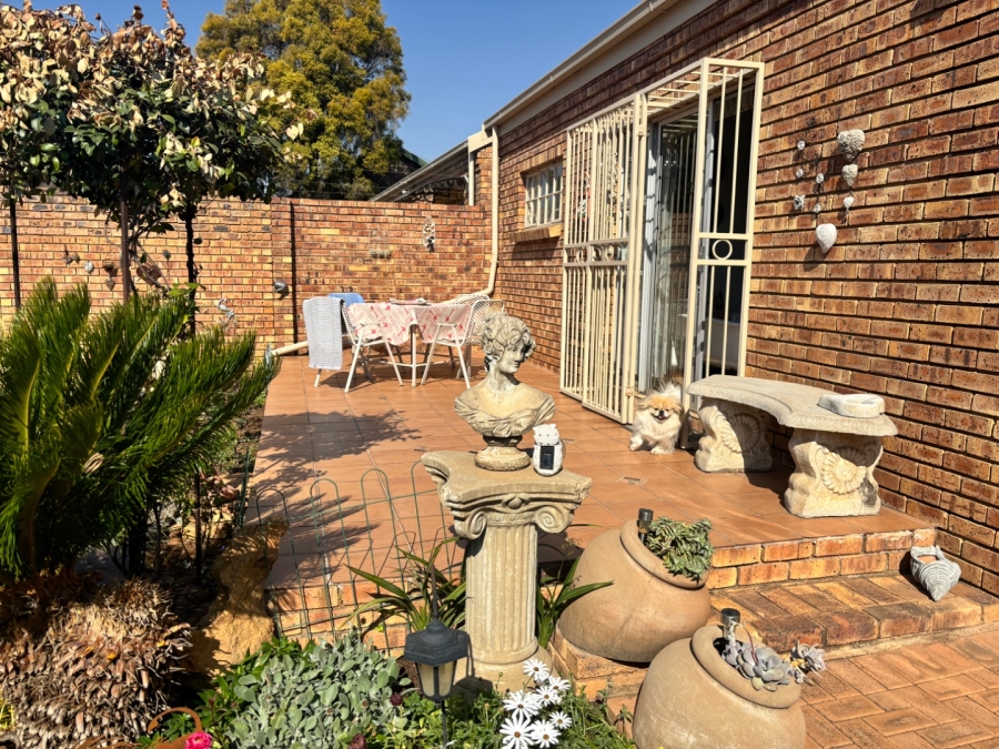  Bedroom Property for Sale in Erasmus Gauteng