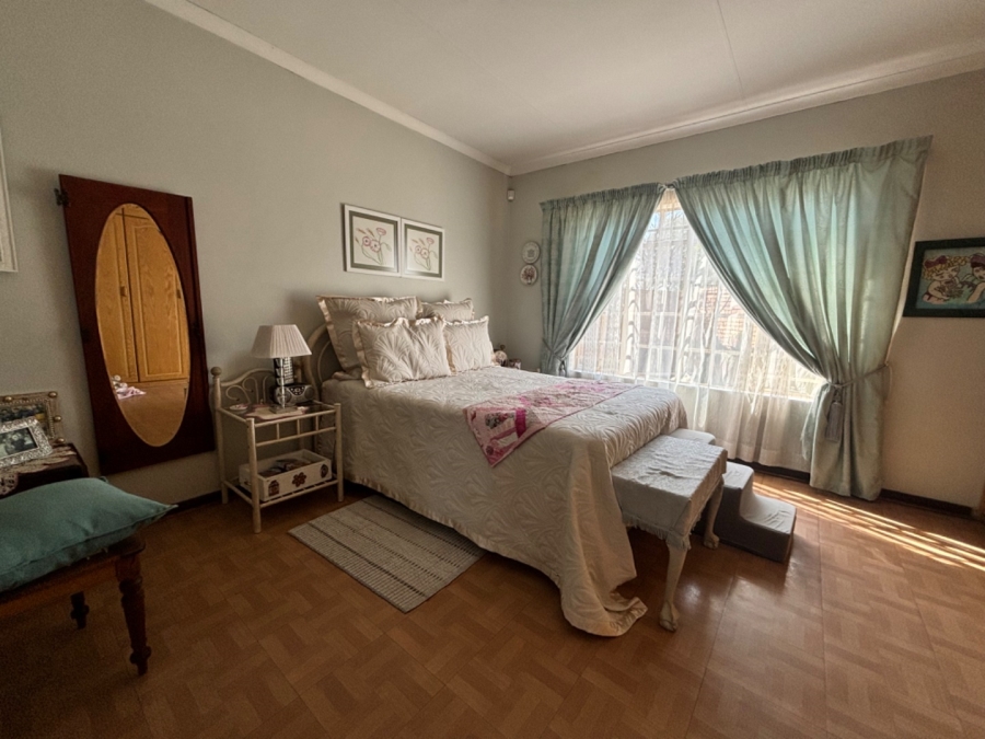  Bedroom Property for Sale in Erasmus Gauteng