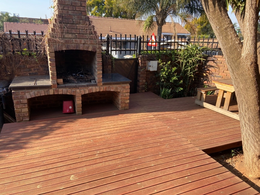 2 Bedroom Property for Sale in Zwartkop Gauteng