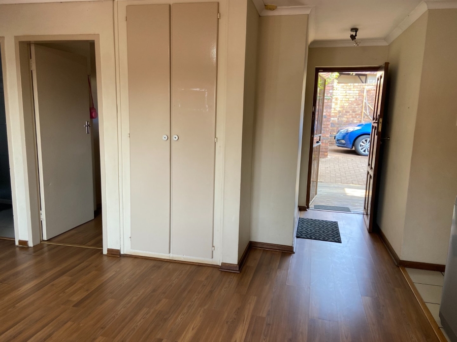 2 Bedroom Property for Sale in Zwartkop Gauteng