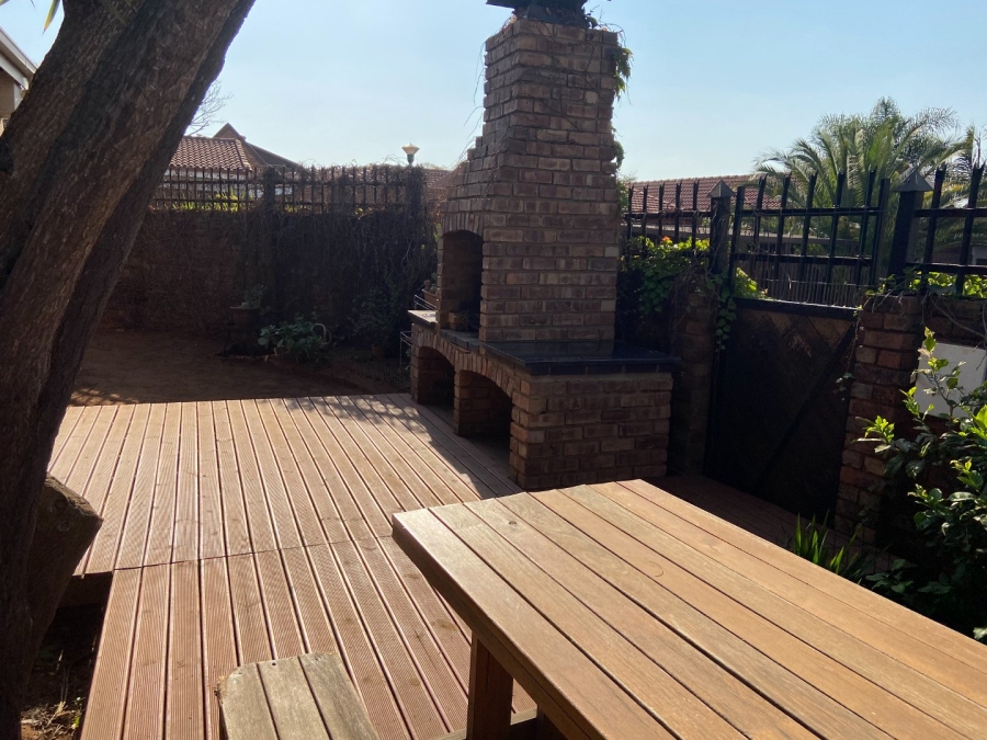 2 Bedroom Property for Sale in Zwartkop Gauteng