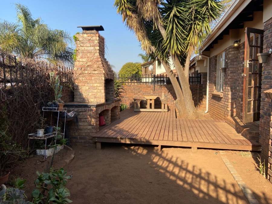 2 Bedroom Property for Sale in Zwartkop Gauteng