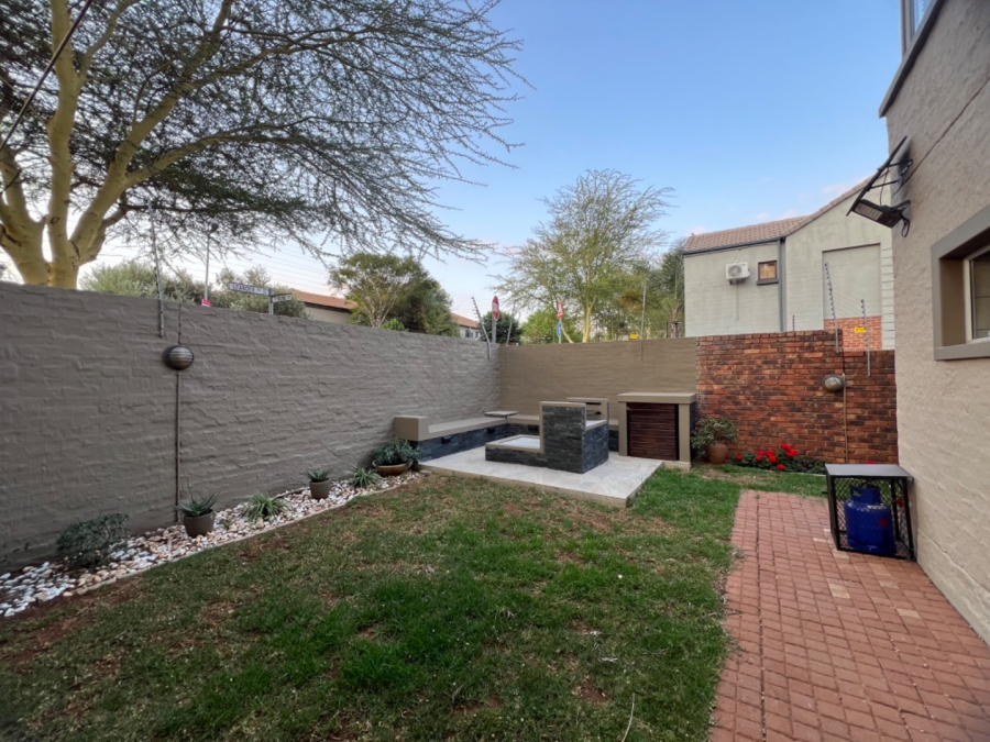 2 Bedroom Property for Sale in Olympus AH Gauteng