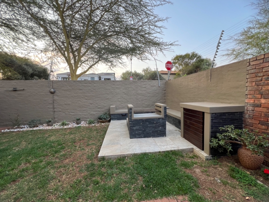 2 Bedroom Property for Sale in Olympus AH Gauteng