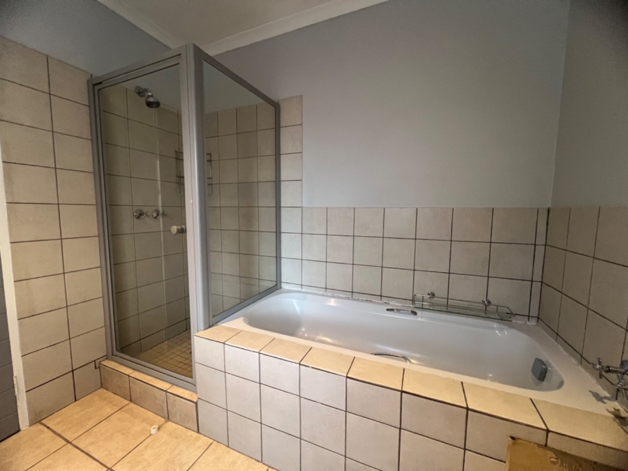 2 Bedroom Property for Sale in Olympus AH Gauteng