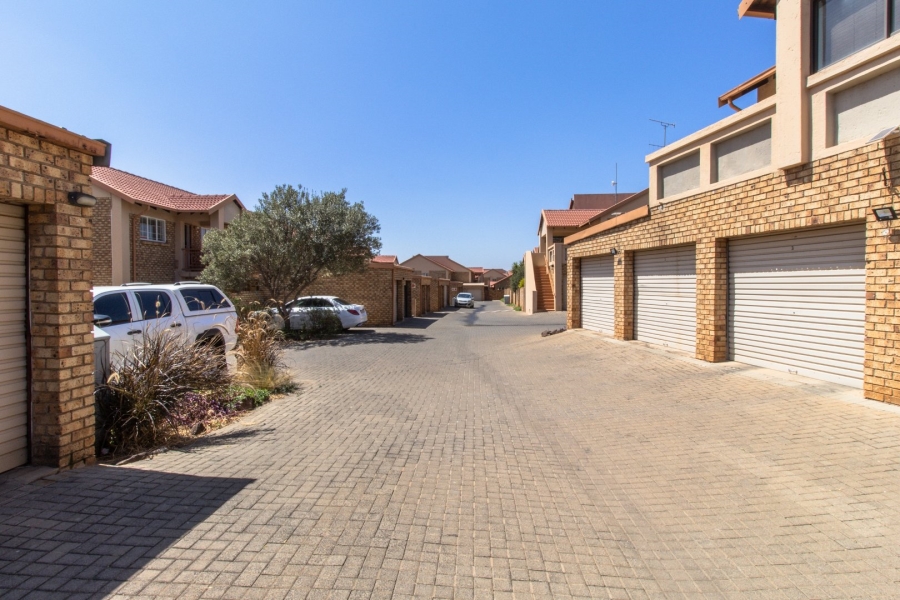 2 Bedroom Property for Sale in Amberfield Gauteng