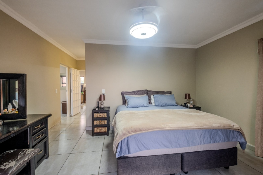 4 Bedroom Property for Sale in Zwavelpoort Gauteng