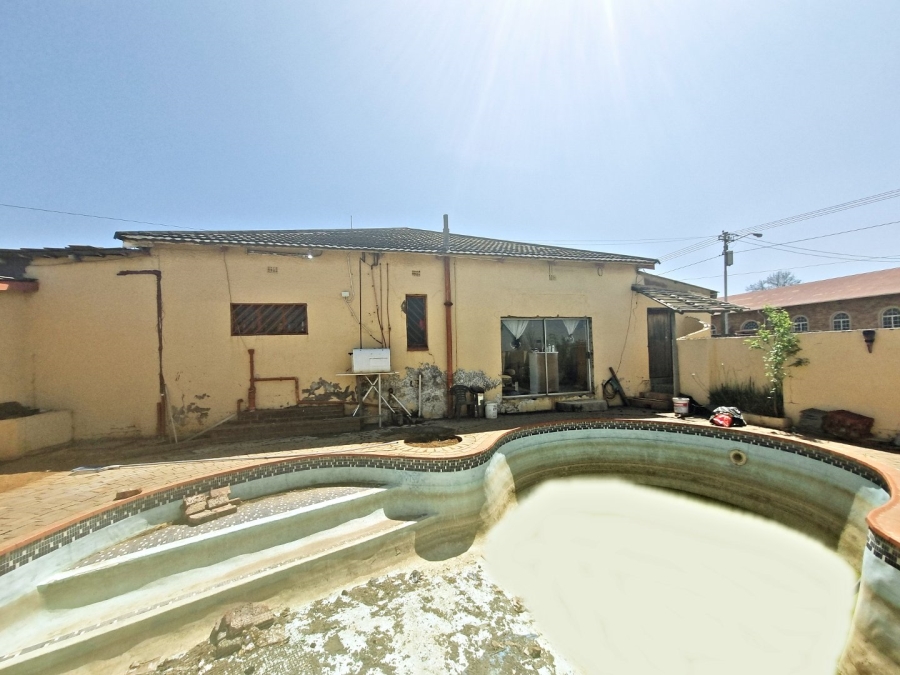 5 Bedroom Property for Sale in Primrose Gauteng