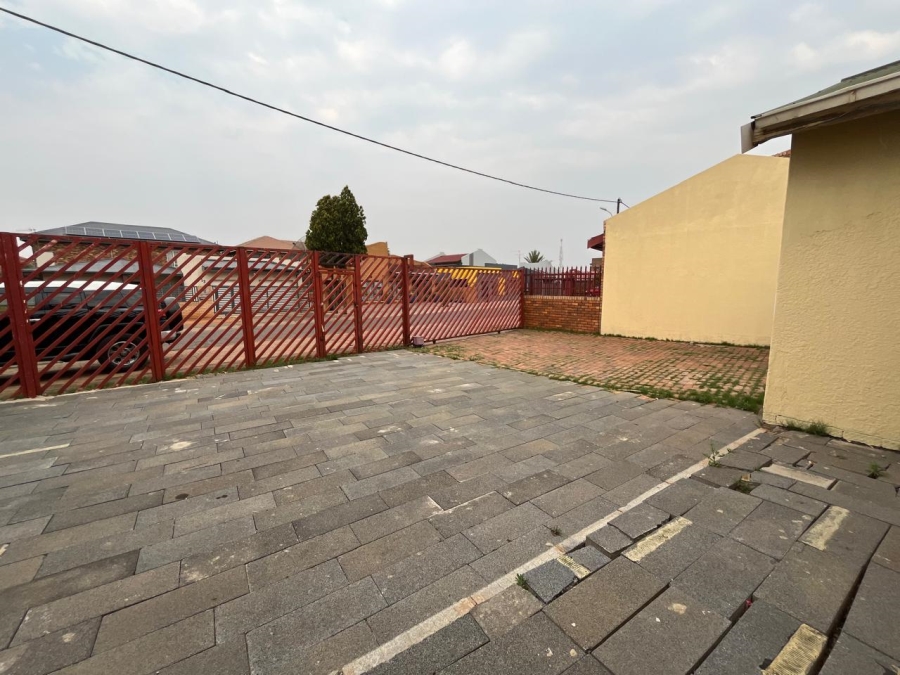 3 Bedroom Property for Sale in Lenasia Ext 1 Gauteng