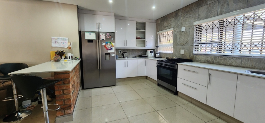 To Let 3 Bedroom Property for Rent in Brackenhurst Gauteng