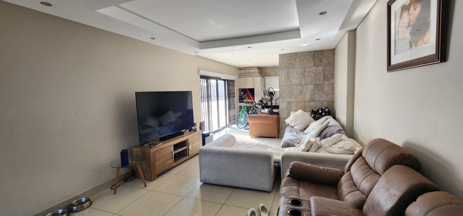 To Let 3 Bedroom Property for Rent in Brackenhurst Gauteng