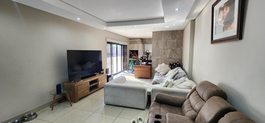 To Let 3 Bedroom Property for Rent in Brackenhurst Gauteng