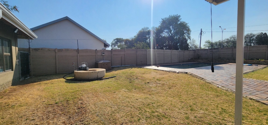 To Let 3 Bedroom Property for Rent in Brackenhurst Gauteng