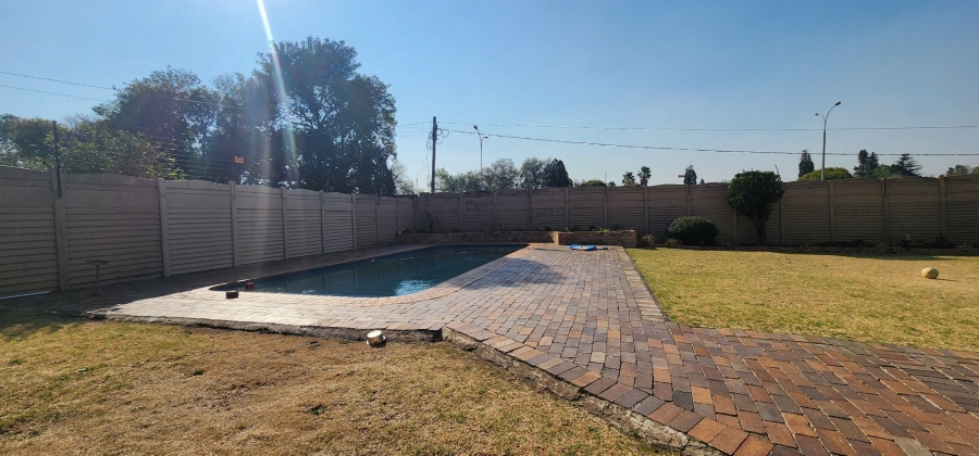 To Let 3 Bedroom Property for Rent in Brackenhurst Gauteng